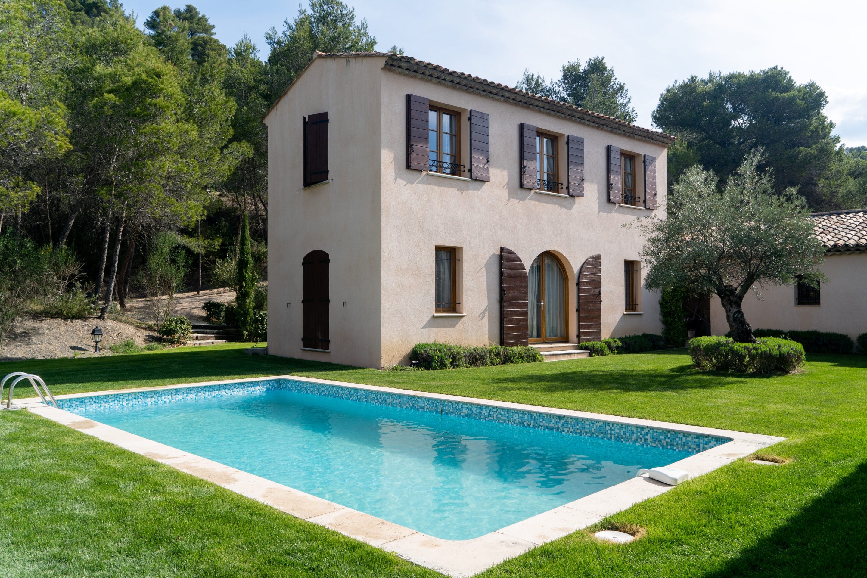 appartements de tourisme haut de gamme avec piscine en provence